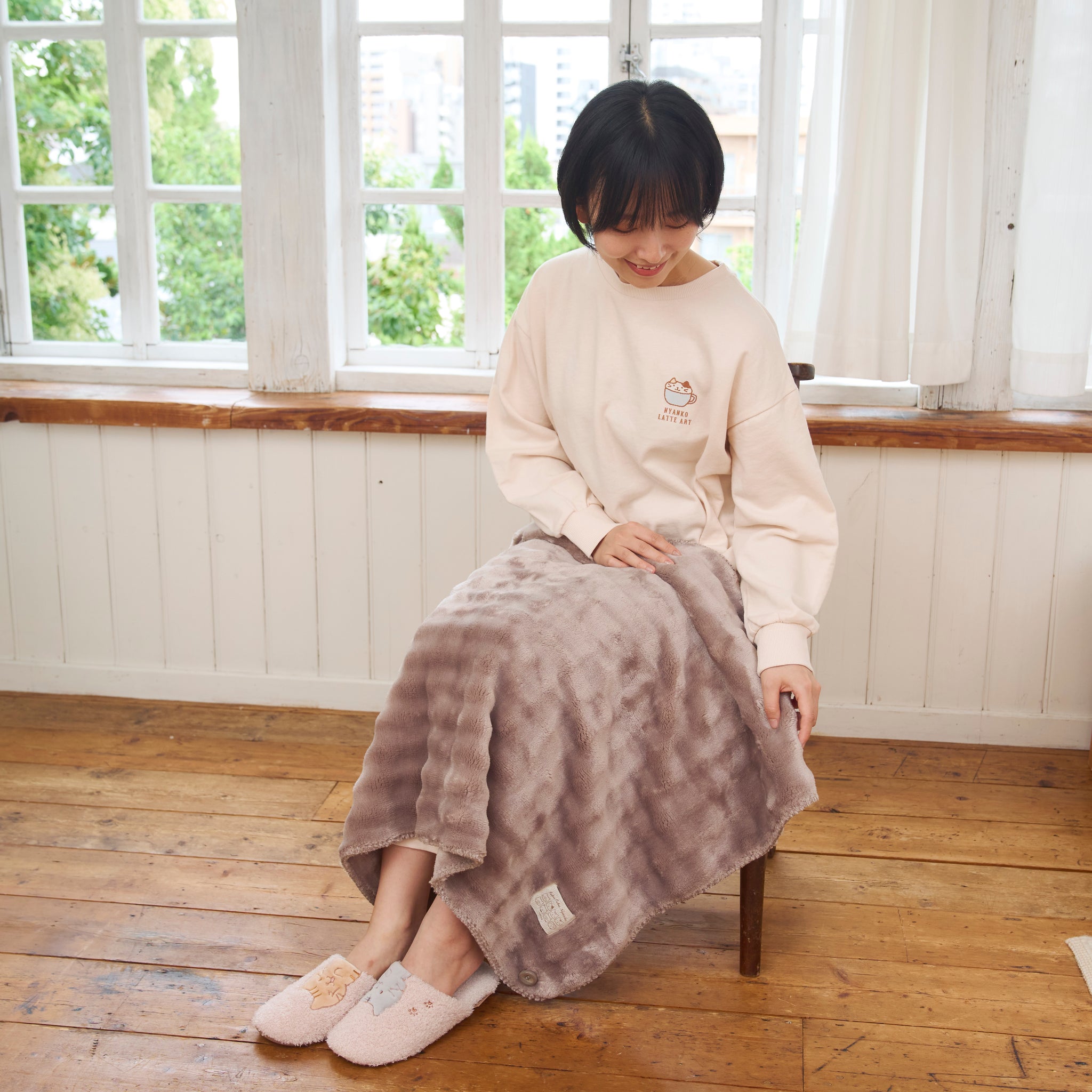 ふくふくにゃんこ とろけるぽこぽこブランケットM – HAPiNS online shop