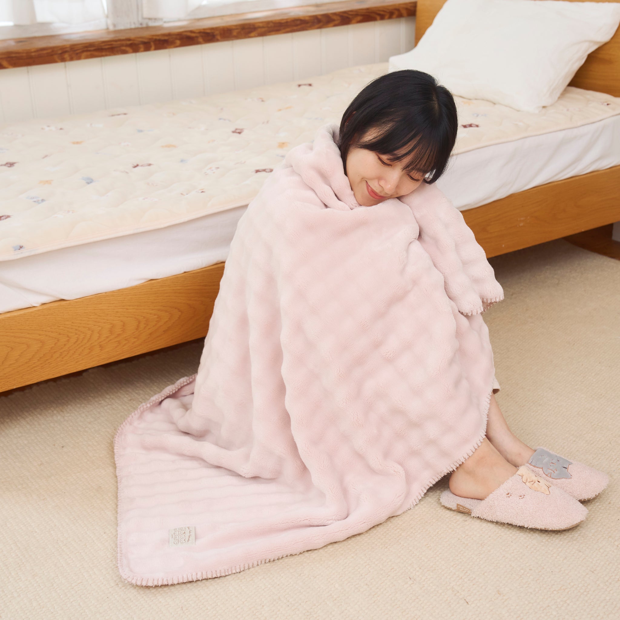 ふくふくにゃんこ とろけるぽこぽこブランケットL – HAPiNS online shop