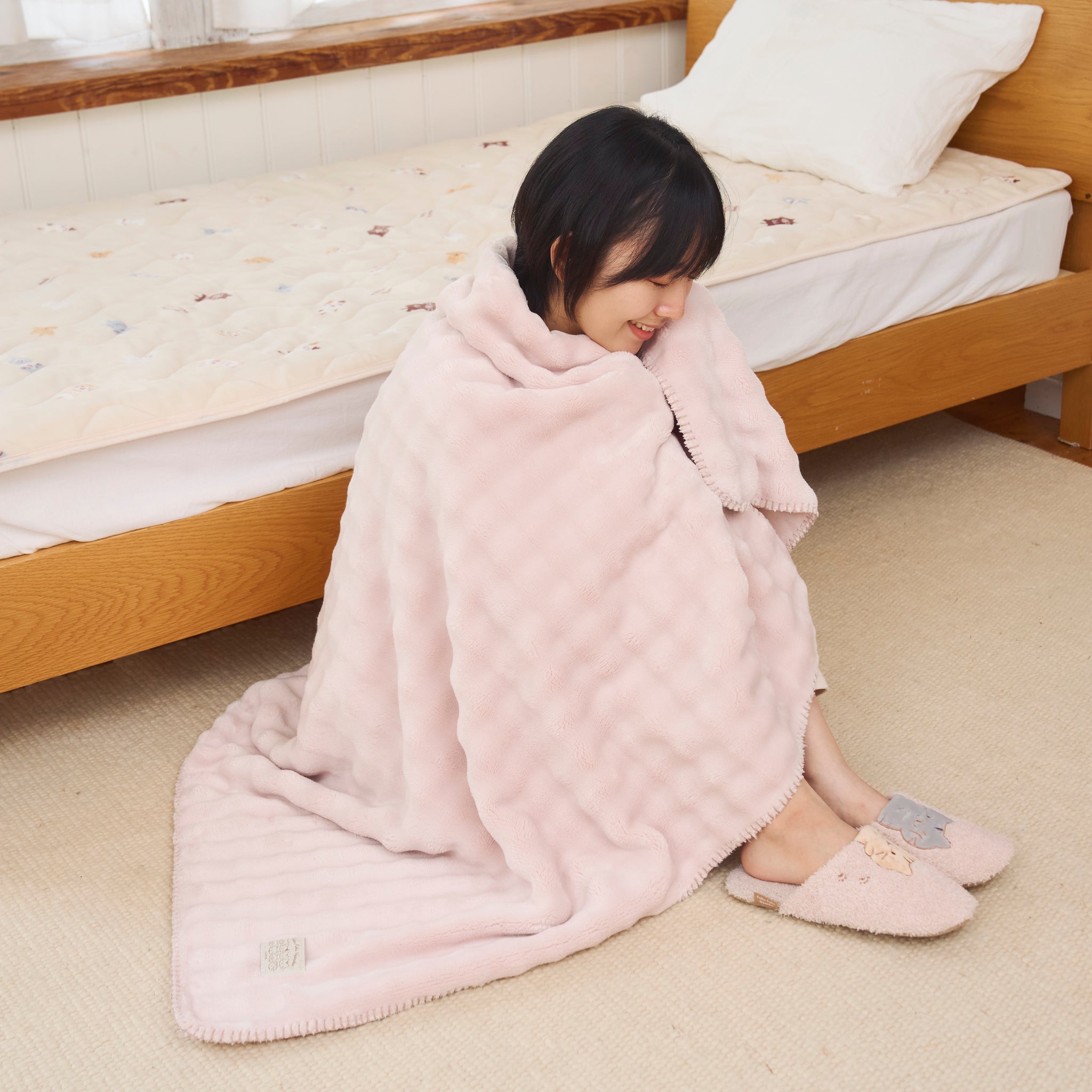 ふくふくにゃんこ とろけるぽこぽこブランケットL – HAPiNS online shop