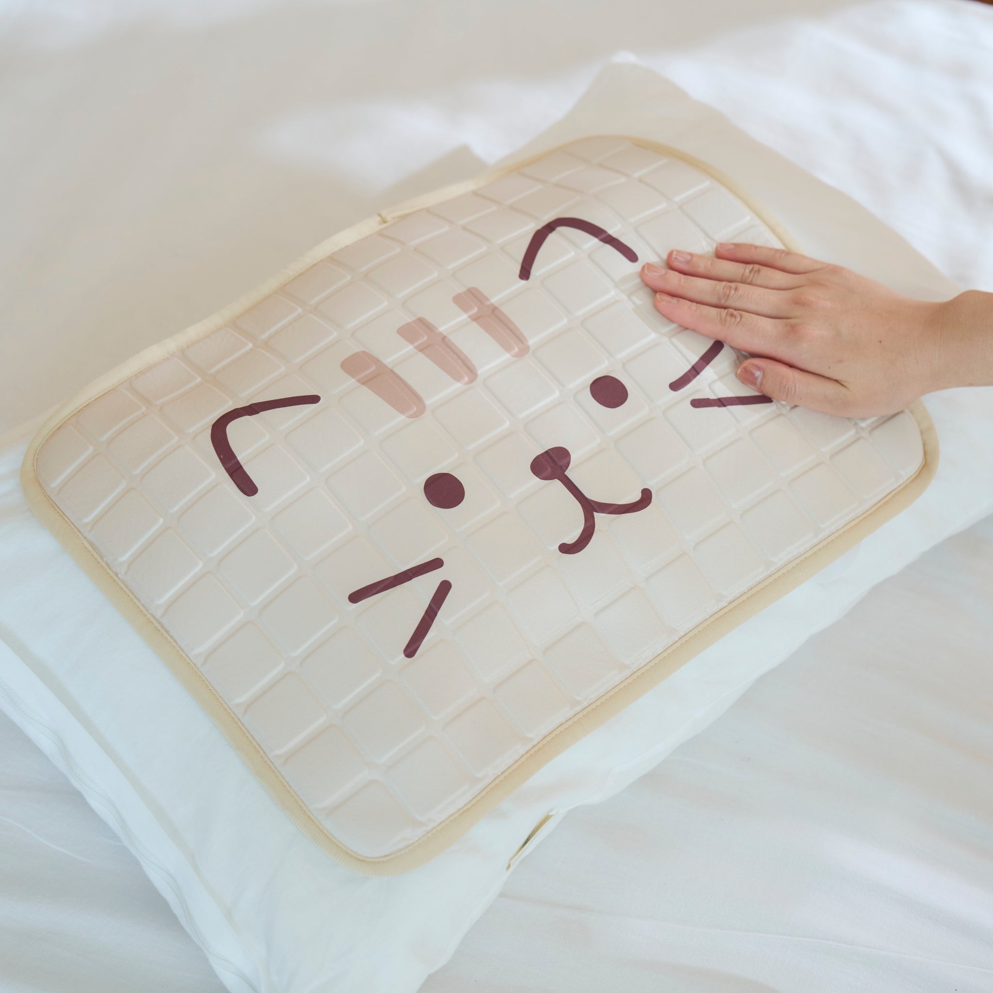 ふくふくにゃんこ 接触冷感 冷えぷるパッド – HAPiNS online shop