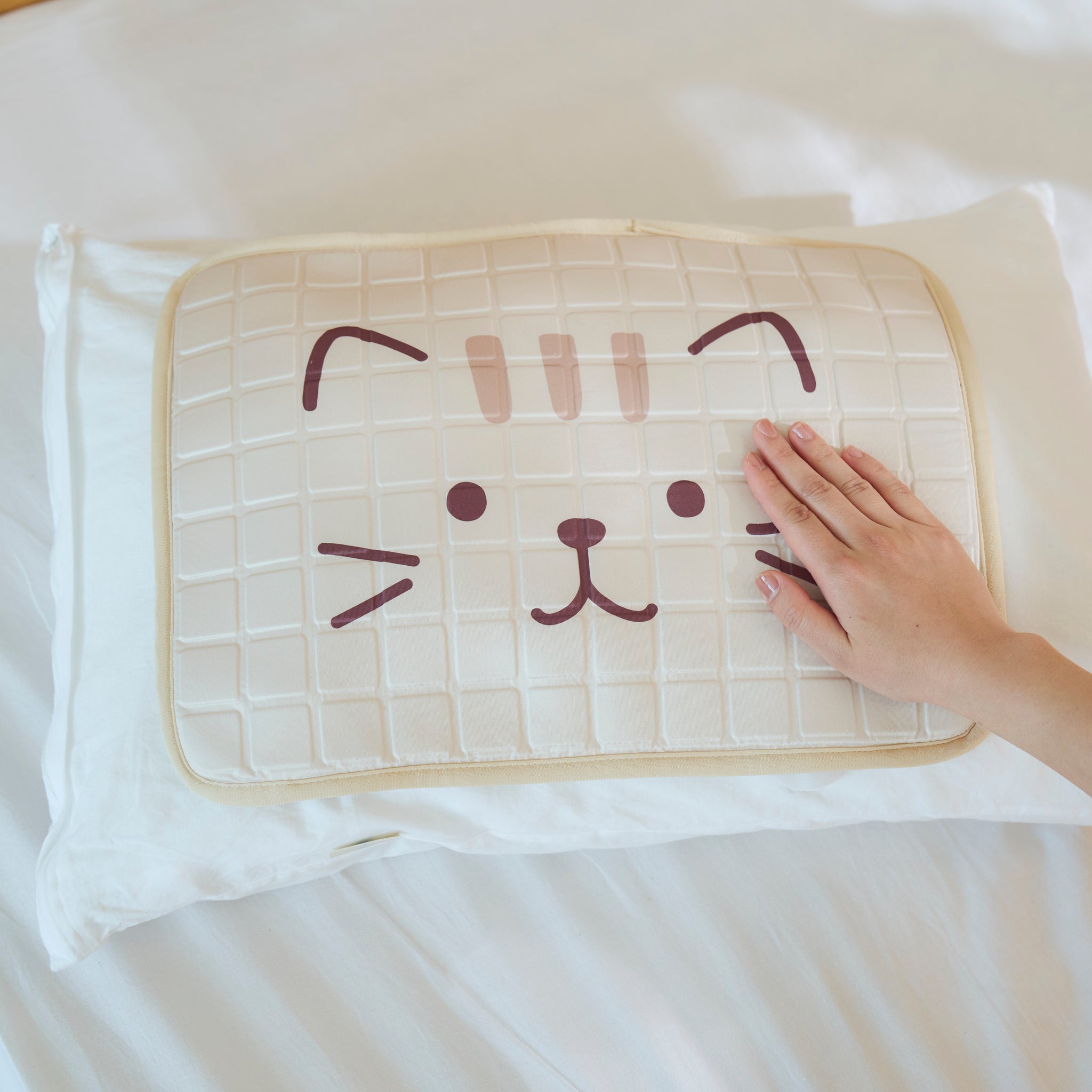 ふくふくにゃんこ 接触冷感 冷えぷるパッド – HAPiNS online shop