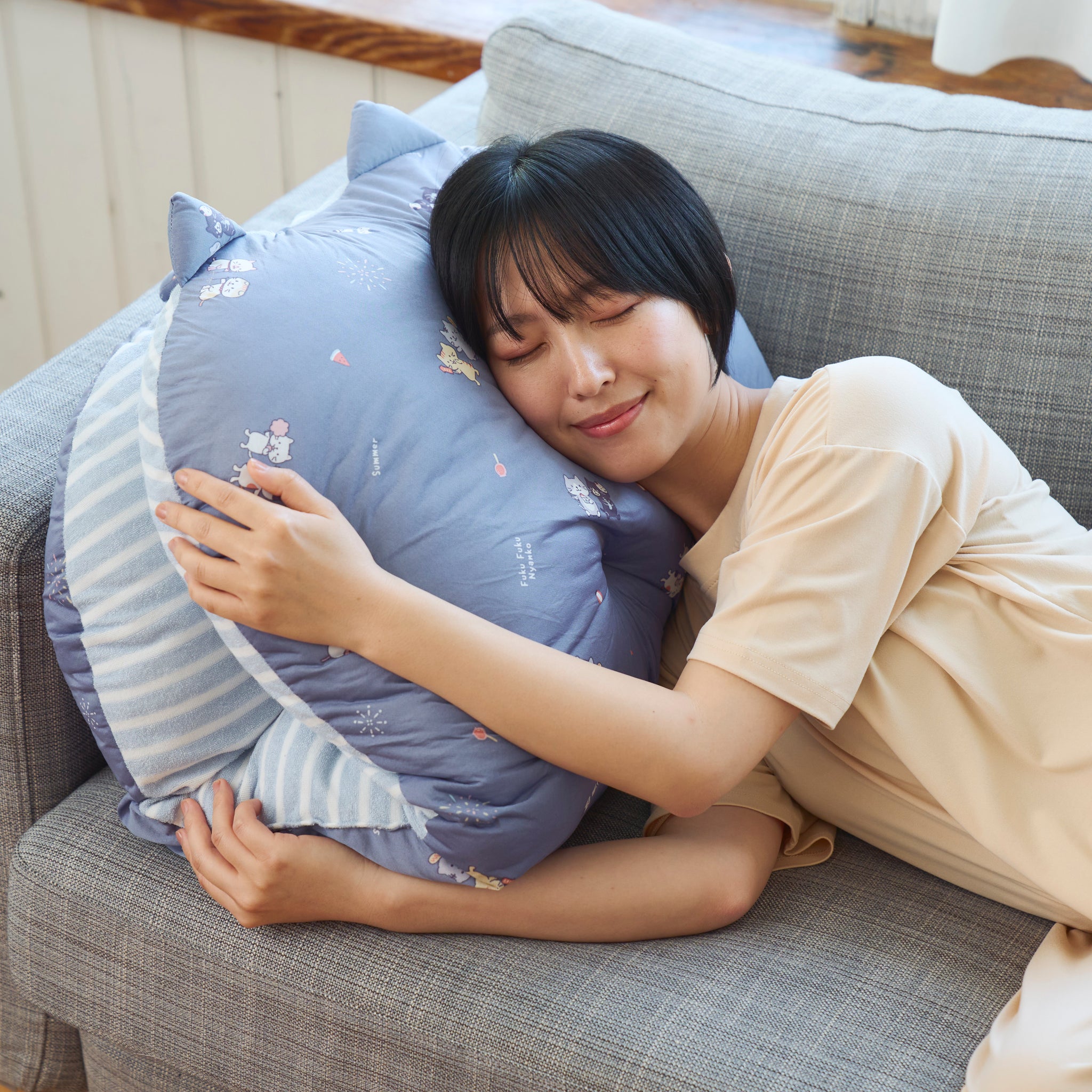 ふくふくにゃんこ 縁日 接触冷感 ごろ寝クッション – HAPiNS online shop