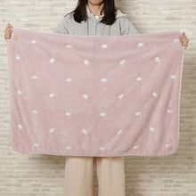  アニマル刺繍ブランケット
