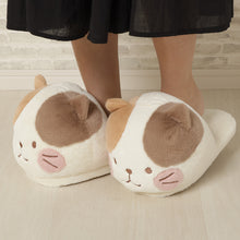  Fuku Fuku Nyankoほっぺまんまるスリッパ
