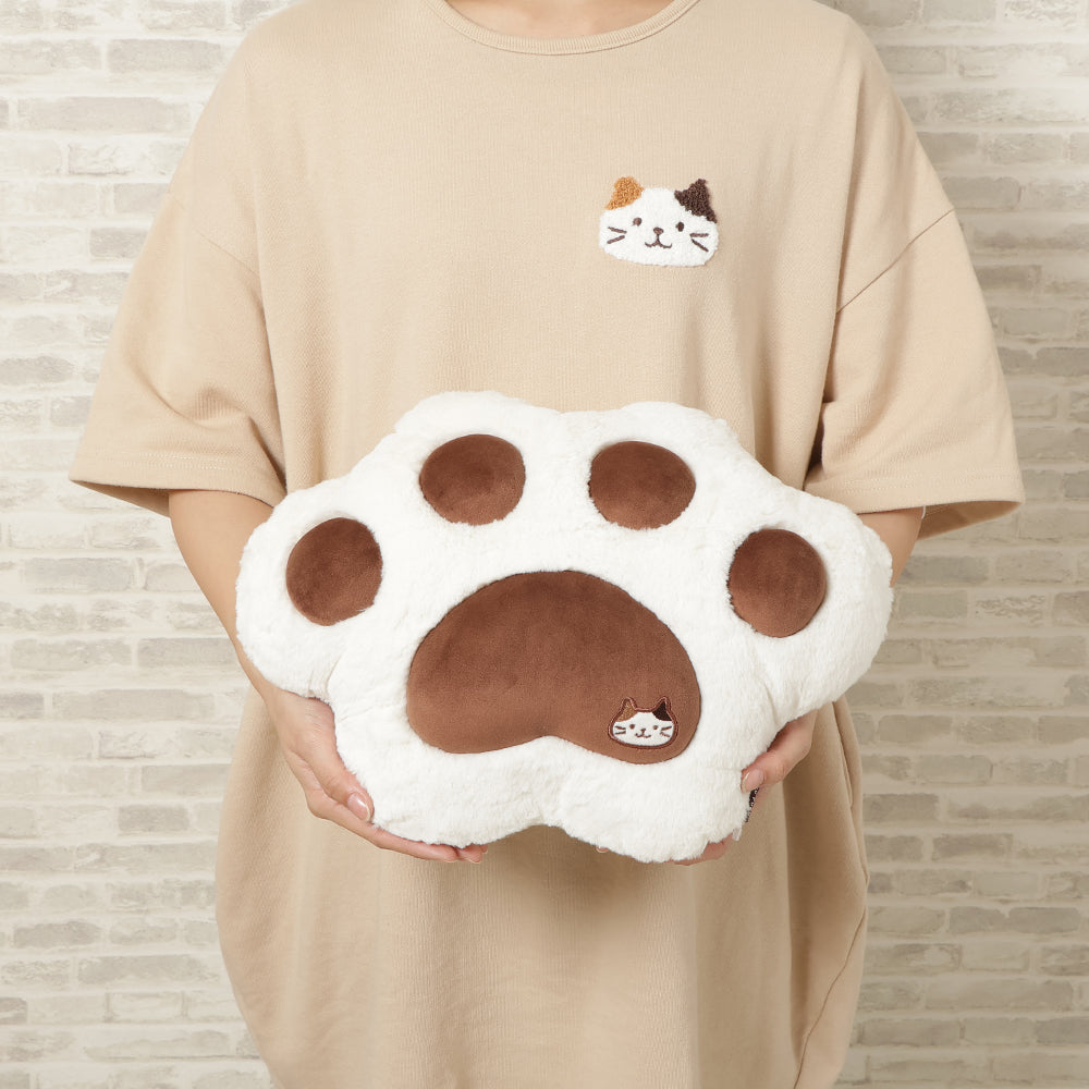 ふくふくにゃんこ ミケランジェロ肉球クッション – HAPiNS online shop