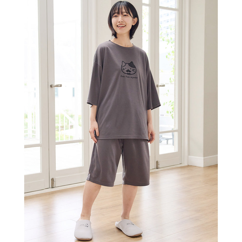 ふくふくにゃんこ ひげにゃんこゆるっとパジャマ – HAPiNS online shop
