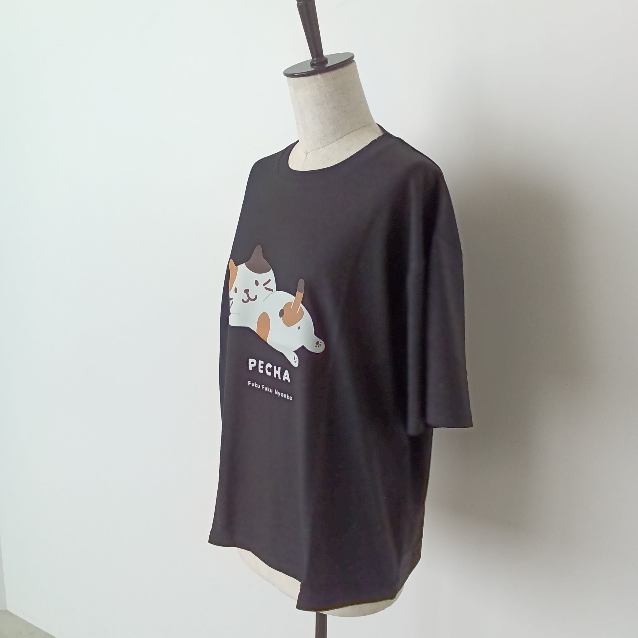 ふくふくにゃんこ ビッグTシャツ – HAPiNS online shop