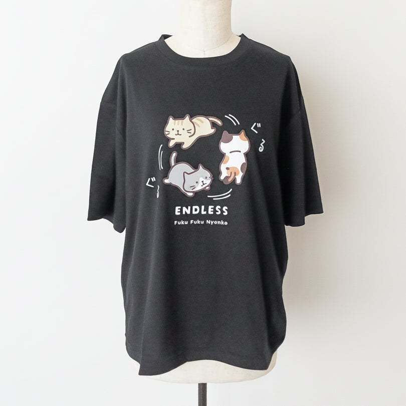 ふくふくにゃんこ ビッグTシャツ – HAPiNS online shop