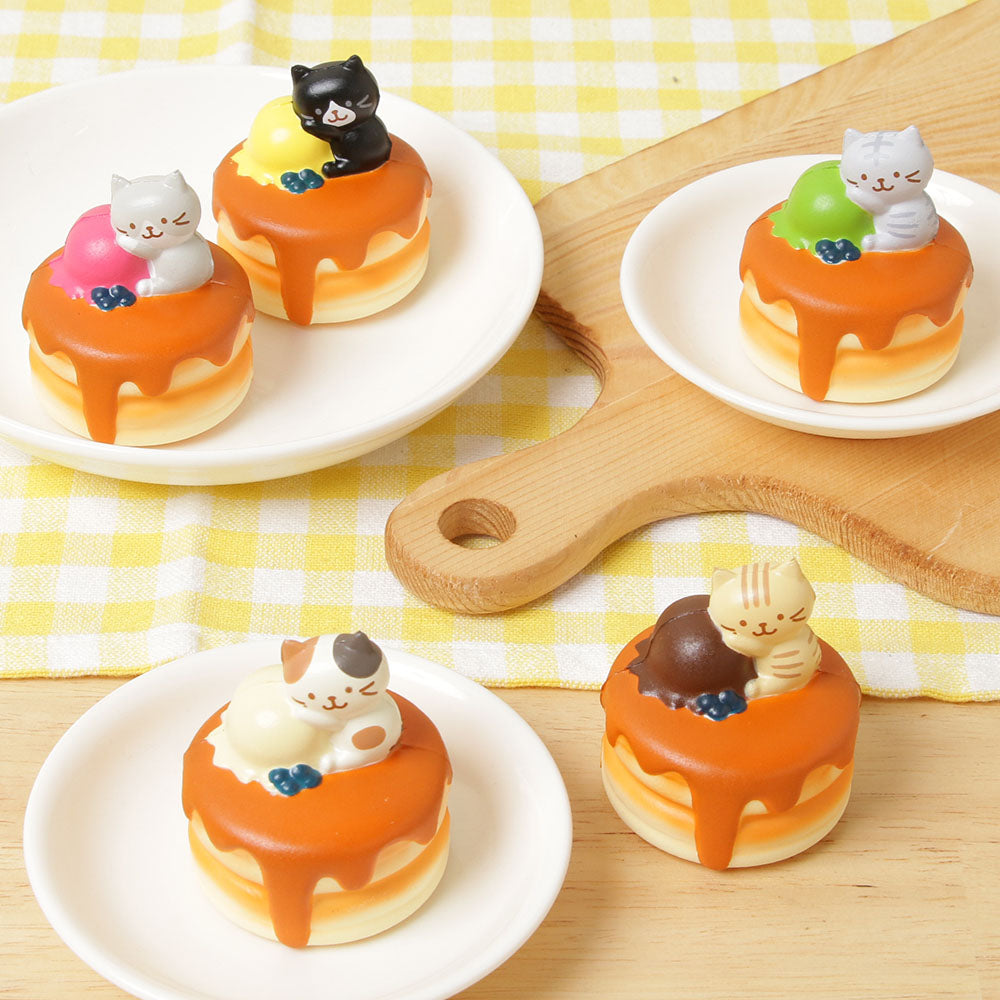 Fuku Fuku Nyankoスイーツスクイーズ パンケーキシリーズ【ガチャガチャ販売】
