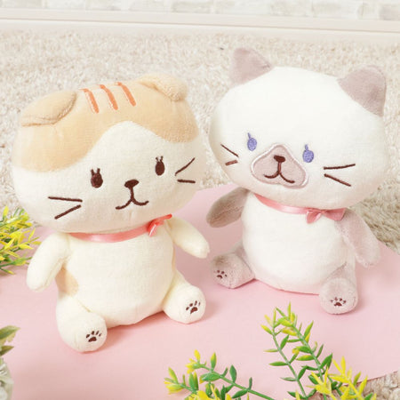 ふくふくにゃんこ おすわりマスコット（スコア・シャーシャ）